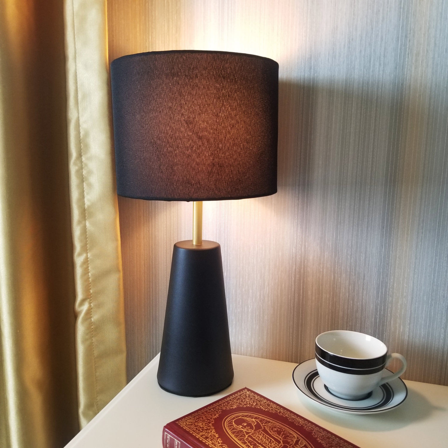 Abajur de Quarto com Cúpula