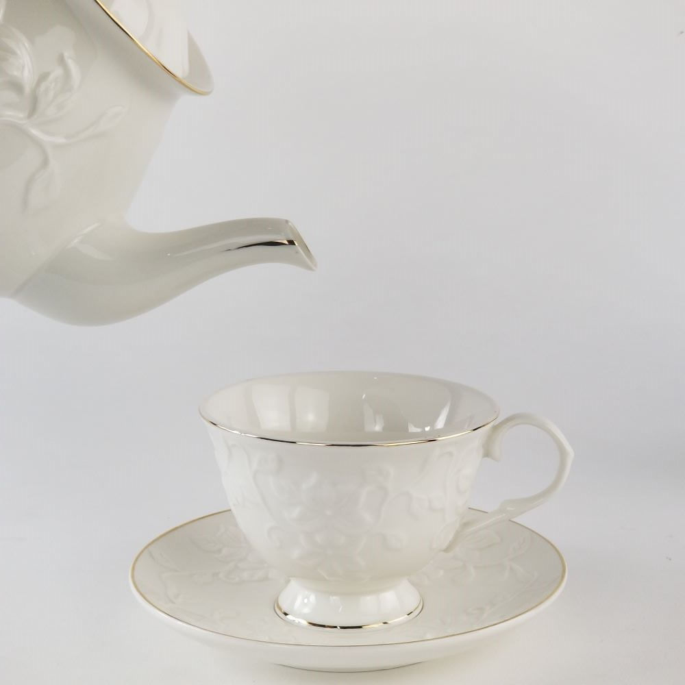 Jogo chá em cerâmica 9 peças decorativa branco com dourado